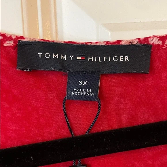 Tommy Hilfiger Red Floral V-Neck Tunic - Picture 2 of 5